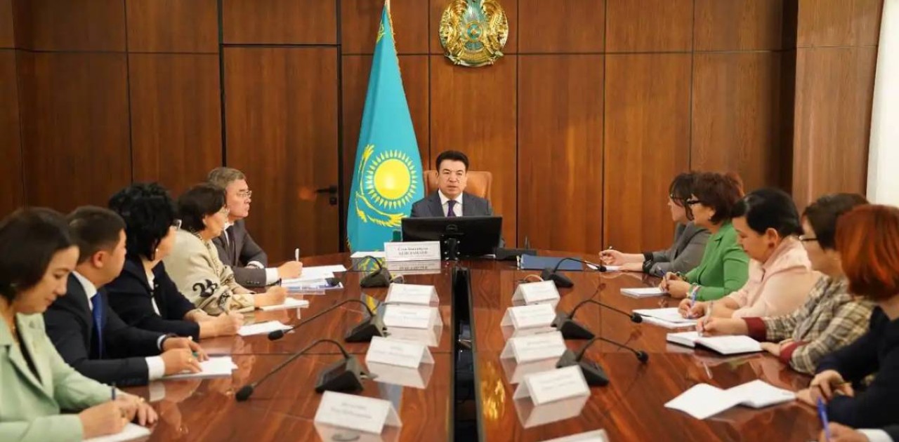 Министр педагогтердің біліктілігін арттыру тәсілдерін қайта қарауды ұсынды