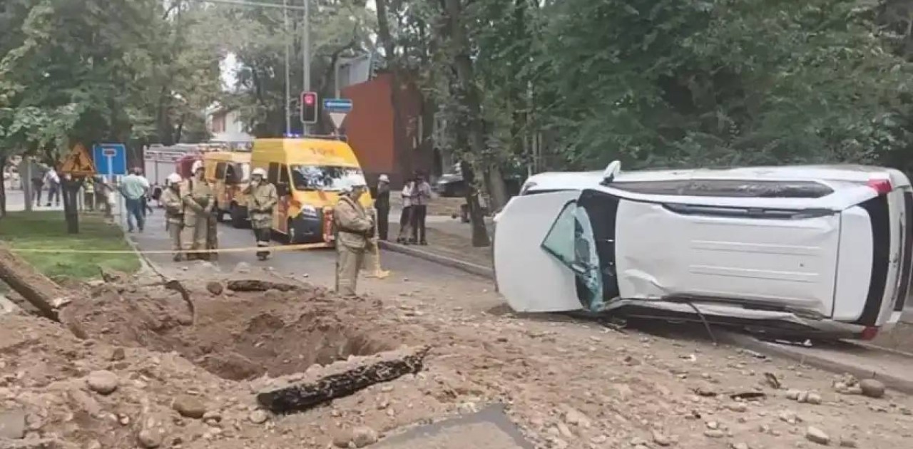 Алматының орталығында газ құбыры жарылды: Зардап шеккендер бар