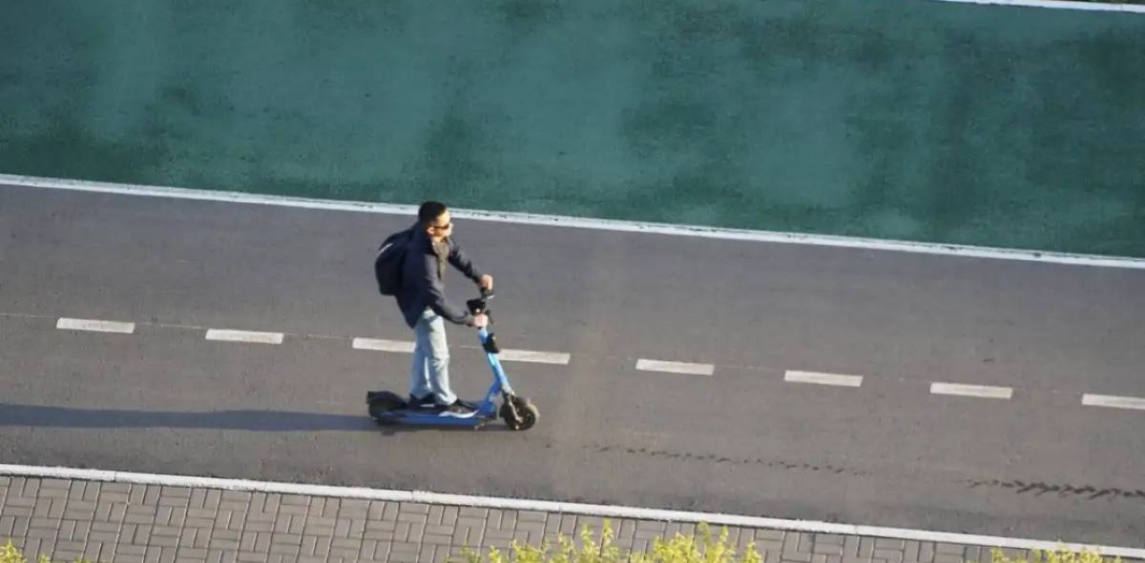 Электросамокатпен жүру ережесі қандай? Полиция департаменті түсіндірді