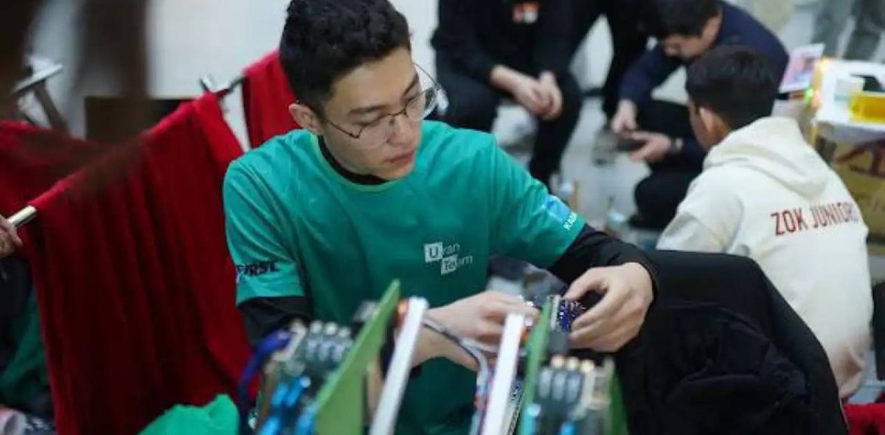 1200-ден астам оқушы роботтар фестиваліне қатысты