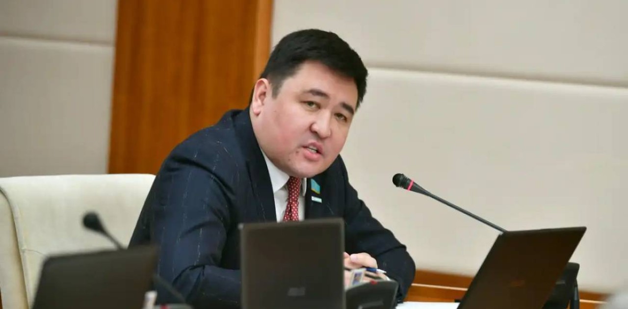 Астанада ақылы автотұрақтар әкімдікке өтеді – Нартай Аралбайұлы