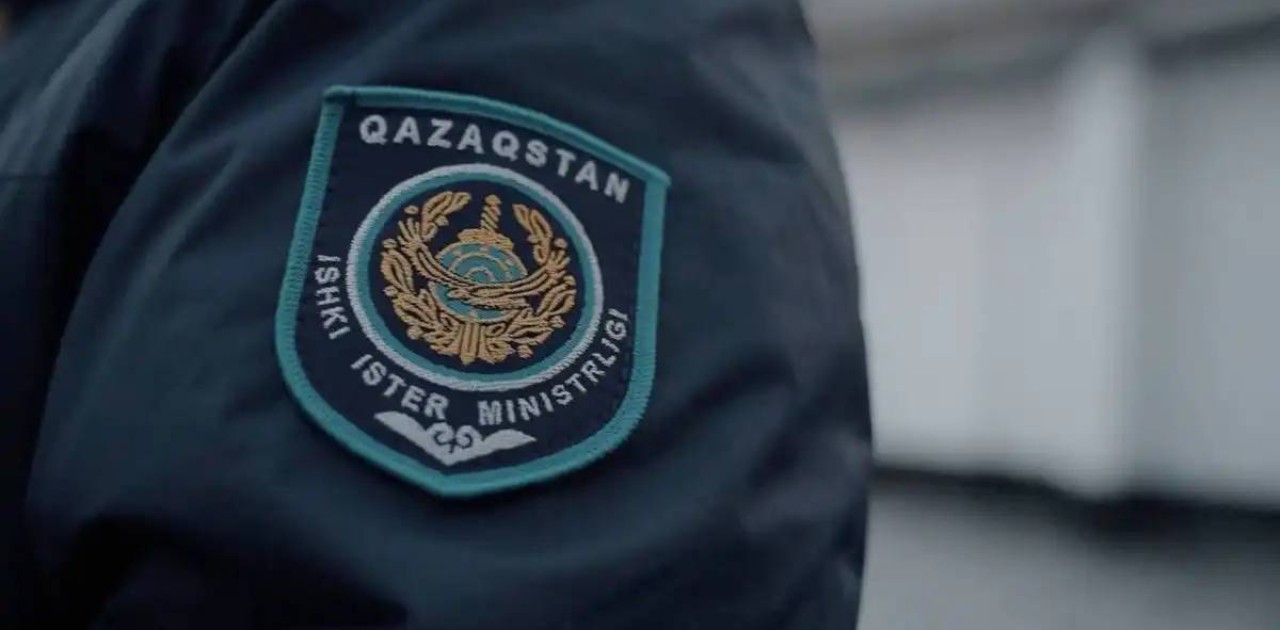 Полиция қызметкерлері қан тапсырды