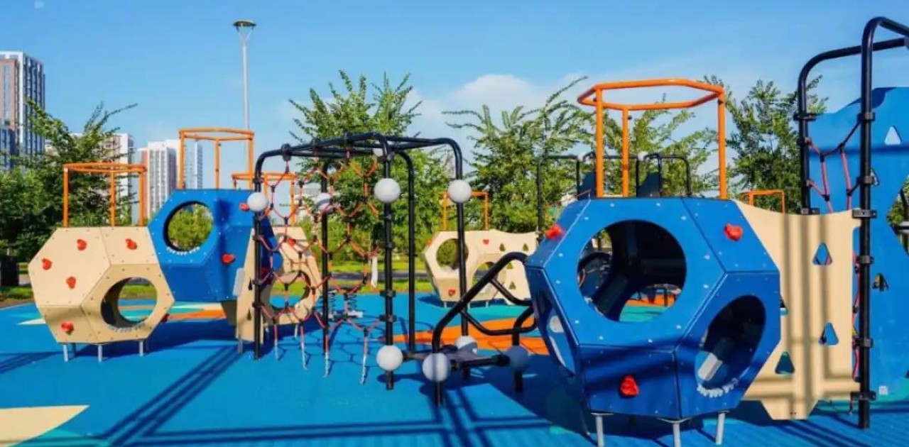 Есіл ауданында абаттандыру жұмыстары жүргізіліп жатыр