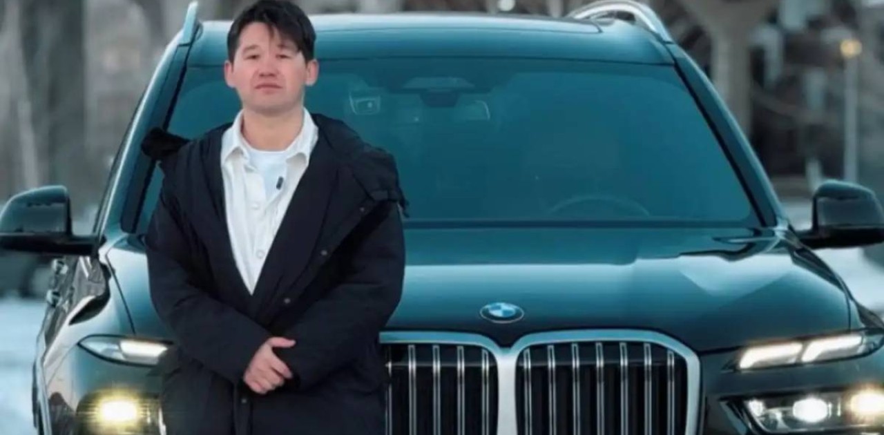 Су жаңа екі көлік сатып алған әнші жұрт көрімдік бермеді деп ренжіді (ВИДЕО)