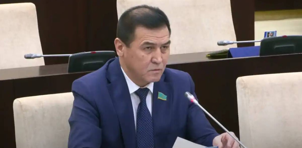 «Легионерлер нәтиже көрсетпеді»: Депутат легионерлерді емес, отандық спортшыларды қолдау керегін айтты