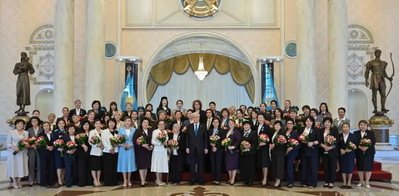 Халқымызда ерлік пен елдіктің туын биік ұстаған арулар аз емес – Президент