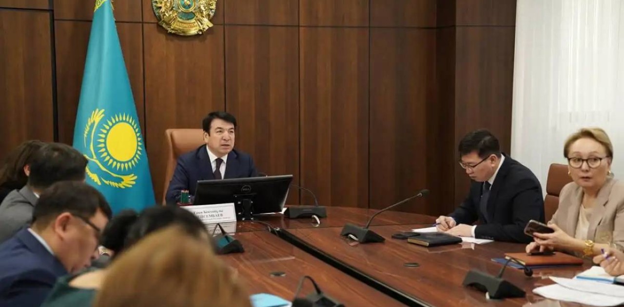 Оқу-ағарту министрі мәслихат депутаттарымен кездесті