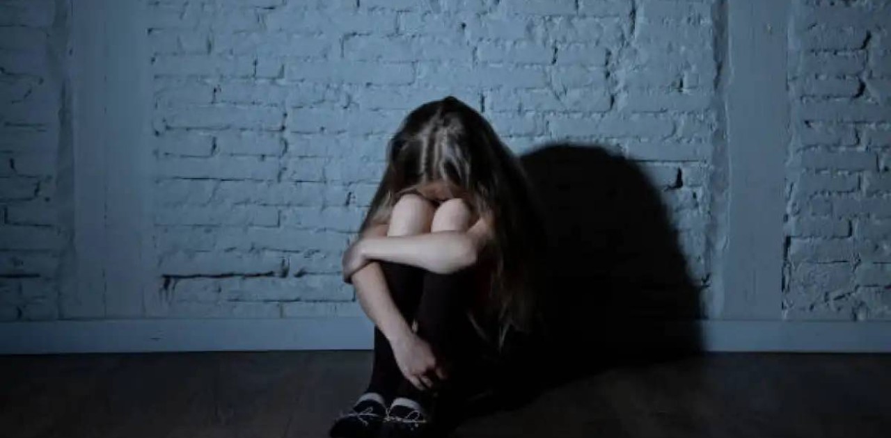 Атыраудағы мектеп ауласында кішкентай қыздың саусағы жұлынып кеткен