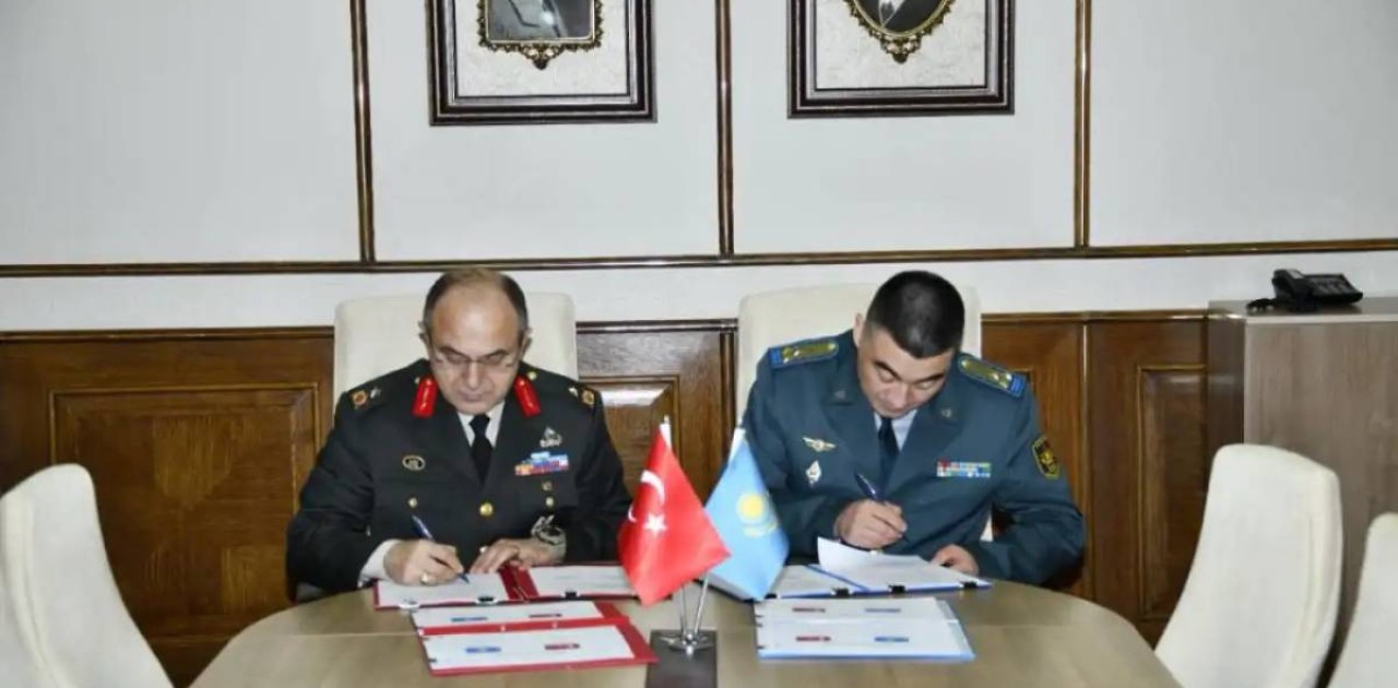 Қазақстан мен Түркия әскери ынтымақтастық жоспарына қол қойды