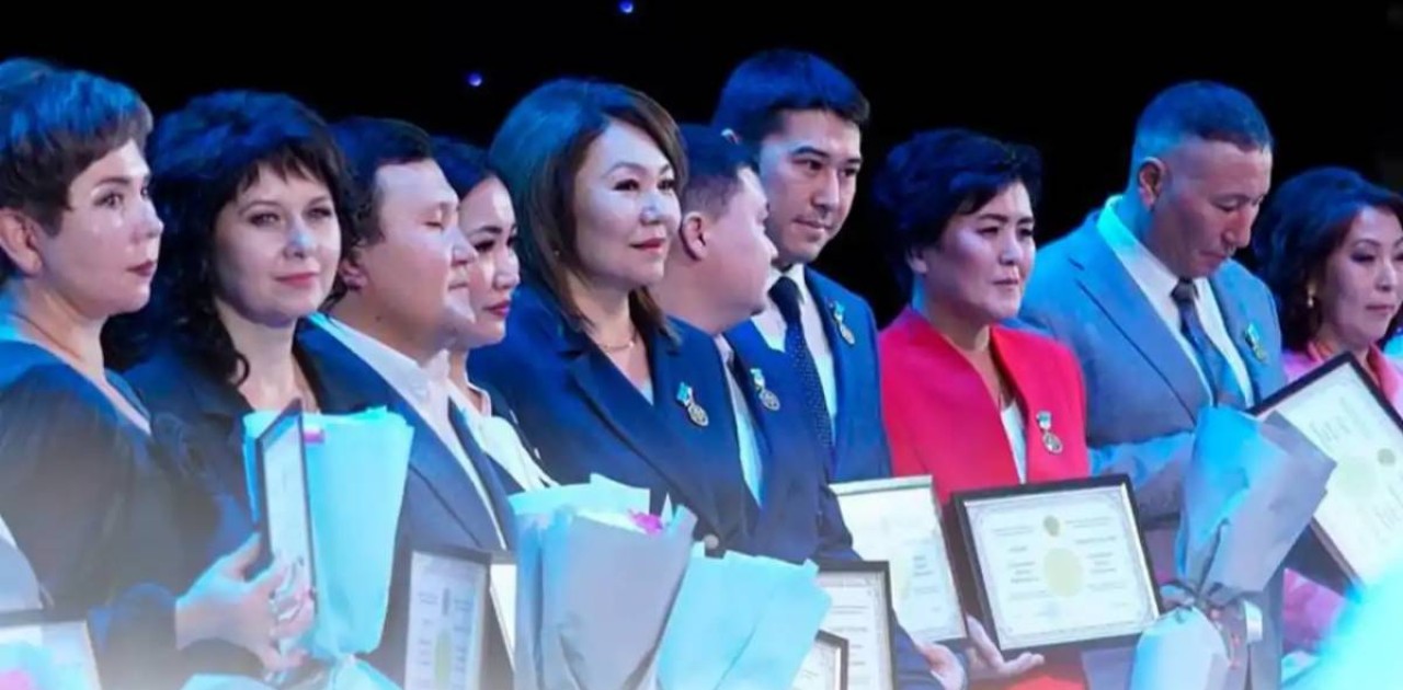 Елімізде 700-ге жуық педагог мемлекеттен ақшалай сыйақы алды