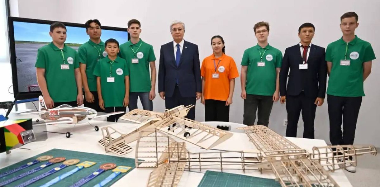 Президент балаларға арналған IQostanay smart орталығын аралап көрді