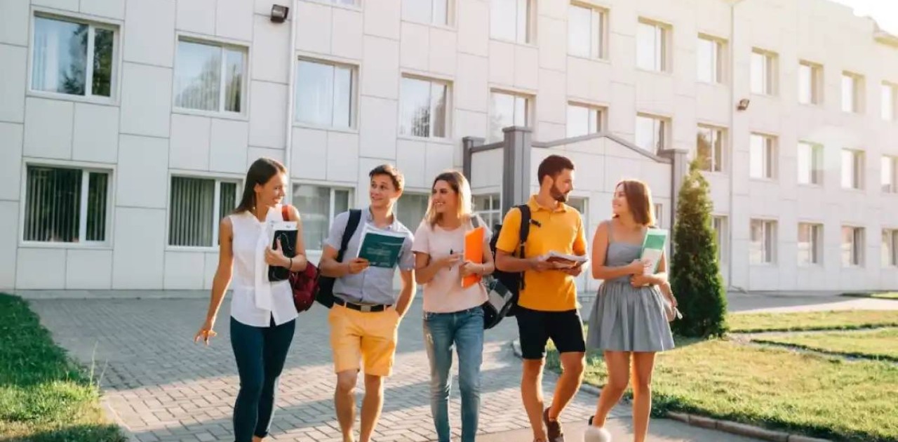 Жазда студенттерге арналған тегін оқу курстары ұйымдастырылады