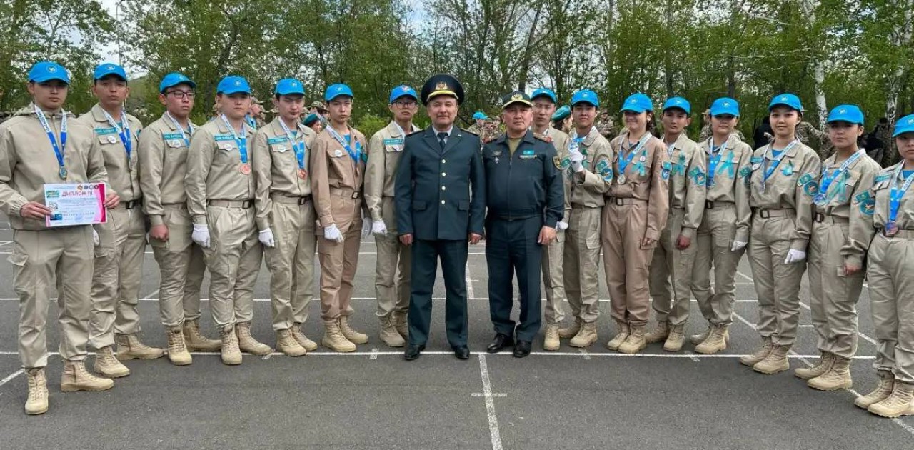 Елордада оқушылар мен студенттер арасында сап және ән байқауы өтті