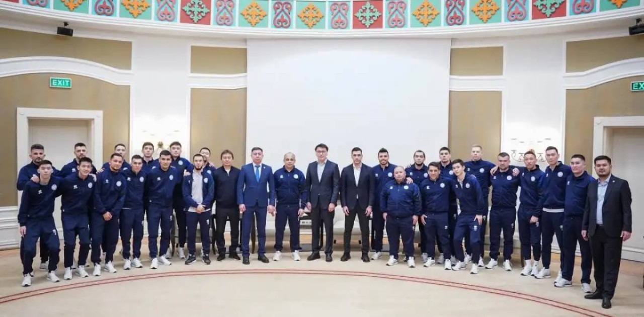ҚФФ президенті футзалдан Қазақстан құрамасымен кездесті