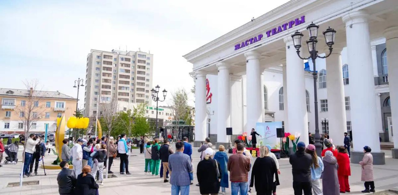 Астанадағы «Жастар» театры маңында бірлік мейрамы тойланды
