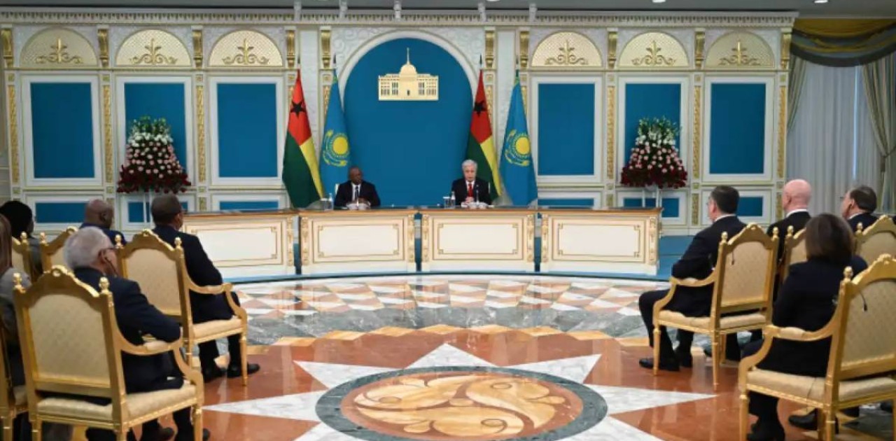 Қасым-Жомарт Тоқаев пен Умару Сисоку Эмбало БАҚ өкілдері үшін брифинг өткізді