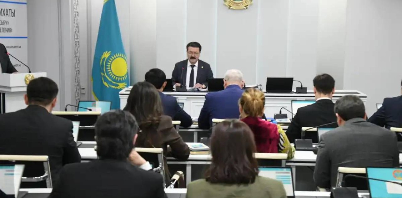 Елорданың Қоғамдық кеңесі отырысында шаруашылық және әлеуметтік мәселелер талқыланды