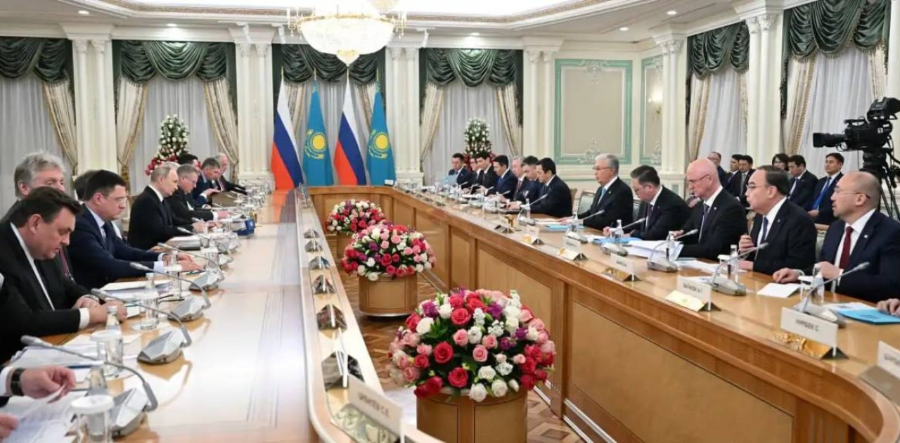 Мемлекет басшысы Ресей Президентімен кеңейтілген құрамда келіссөз жүргізді