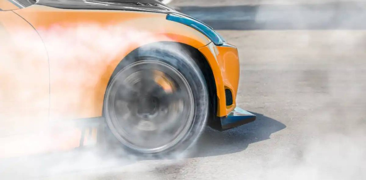 Елордада дрифт жасаған 12 көлік жүргізушісі жазаланды