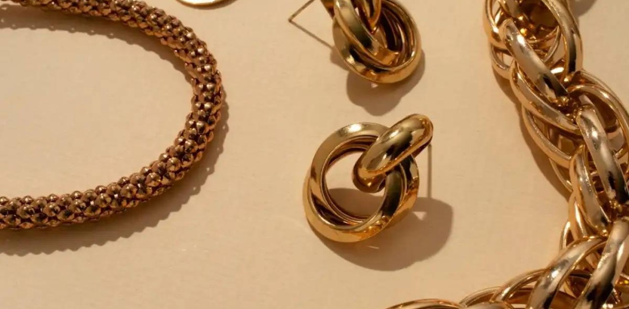 «Түркиядан алтын бұйымдар жеткізіп беремін» деген уәдеге сеніп 3 млн теңгесінен қағылған