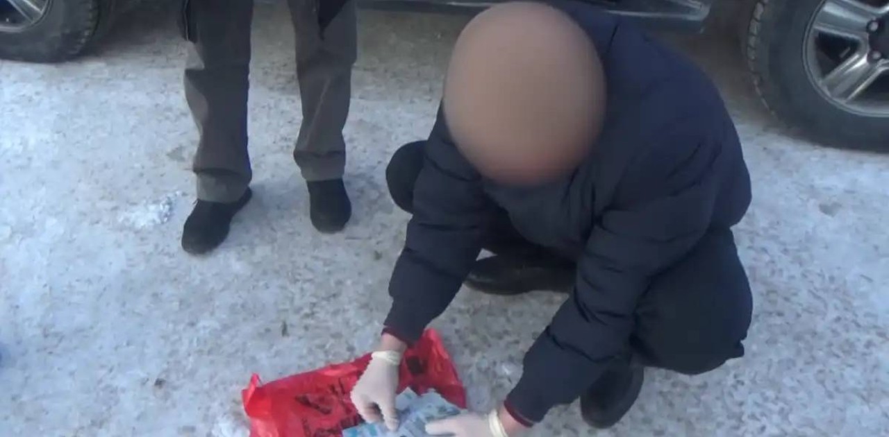 Қарағандыда департамент басшысы пара алды деген күдікке ілінді (ВИДЕО)