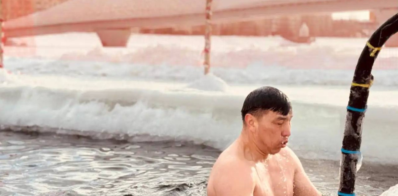 Мұз, аяз және эйфория: Астаналық «морждар» суық суға түсуге шақырады