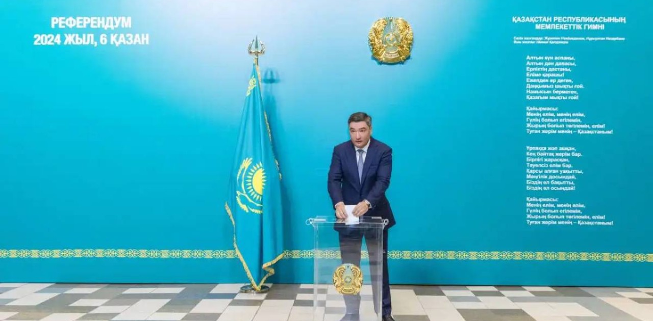 Олжас Бектенов АЭС салу мәселесі бойынша референдумда дауыс берді