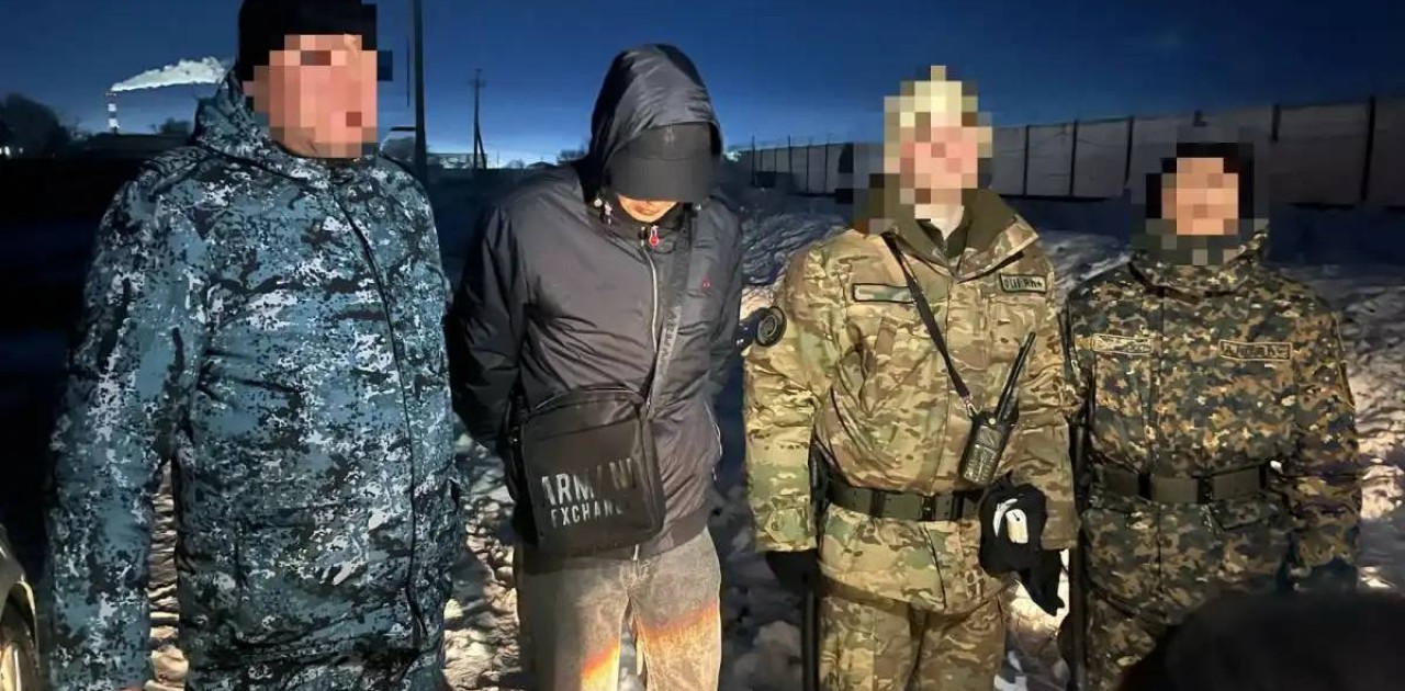 Түрмеге сегіз телефон өткізбек болған ер адам ұсталды