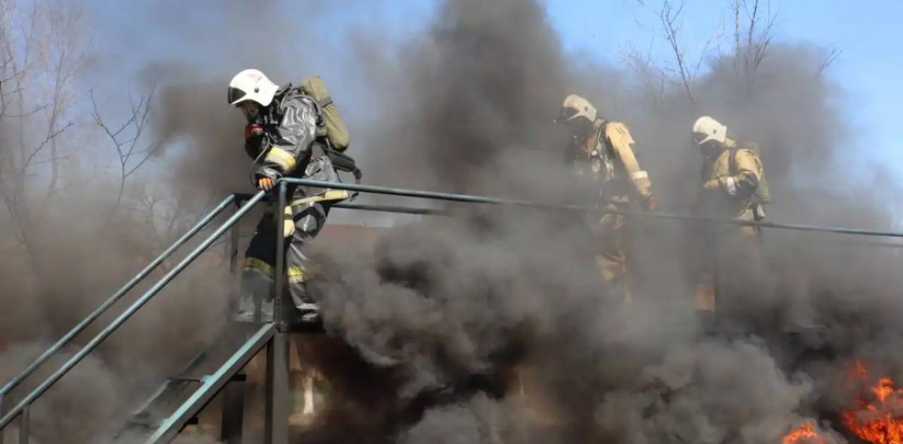 Алматыда қоймадан шыққан алапат өрт сөндірілді (ВИДЕО)