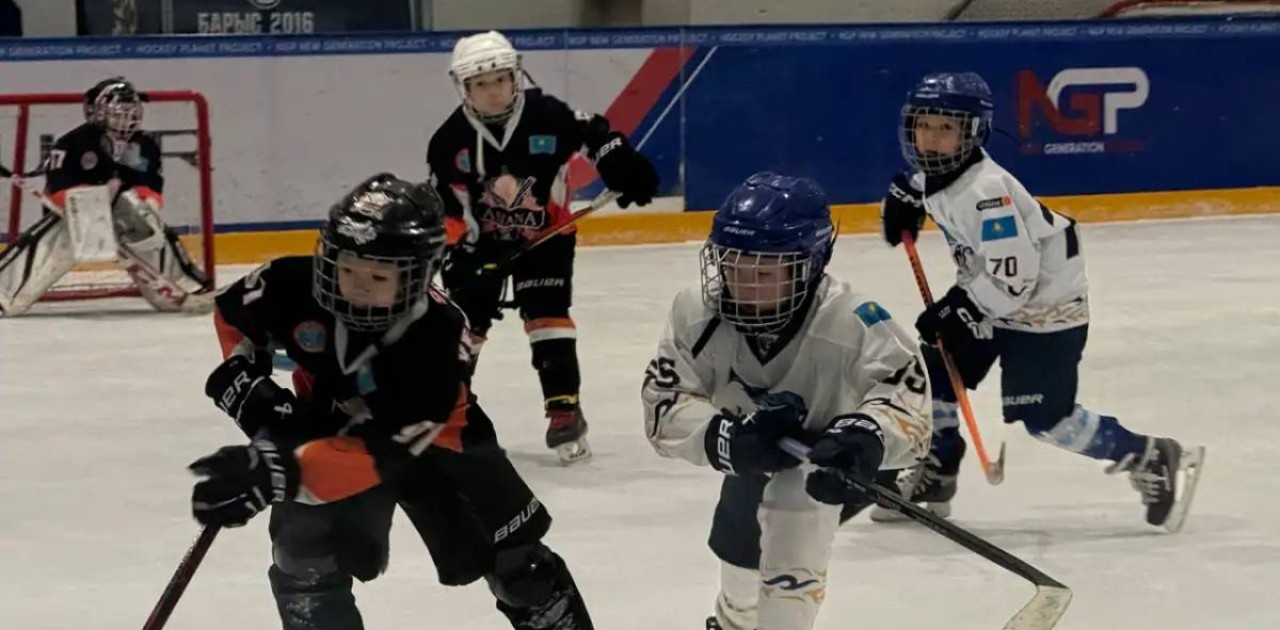 Cross Ice Hockey 4x4: Елордада балалар арасындағы ерекше хоккей жарысы мәресіне жетті