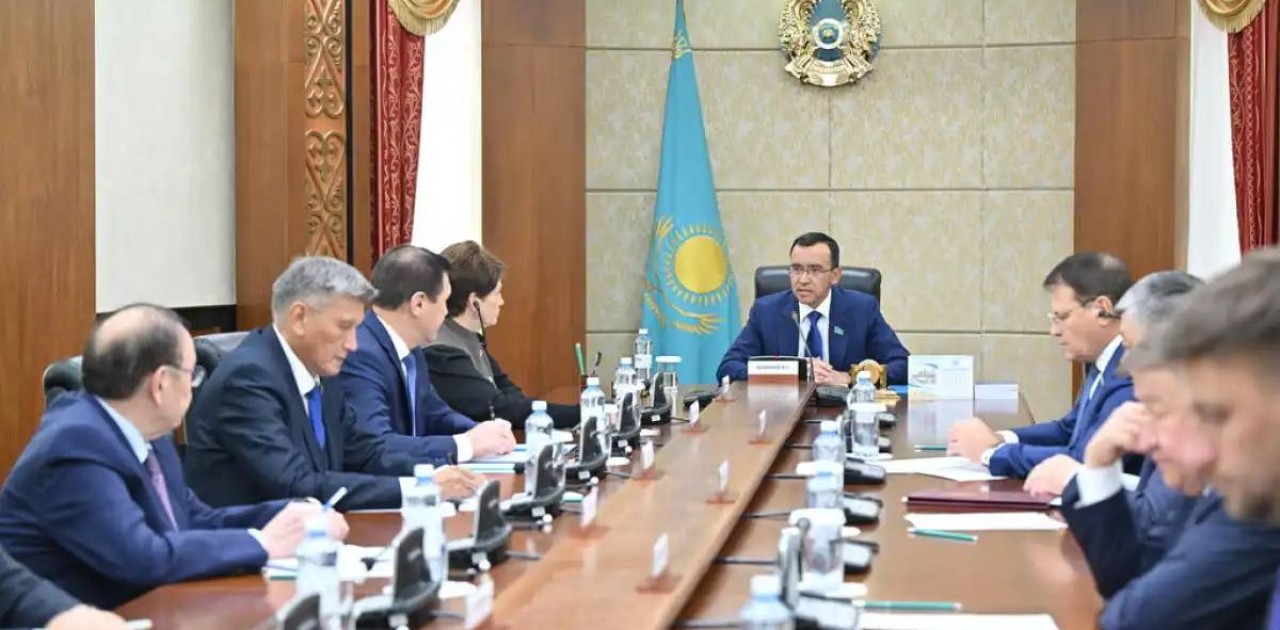 Депутаттар Сенат отырысының күн тәртібін бекітті