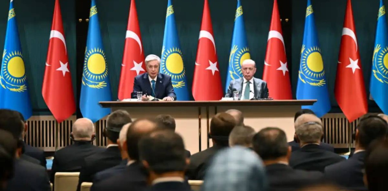 Қасым-Жомарт Тоқаев пен Режеп Тайип Ердоған БАҚ өкілдері үшін брифинг өткізді