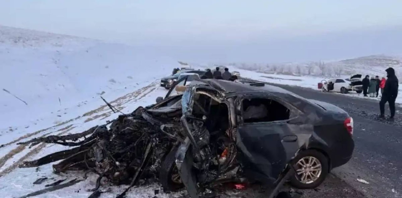 Алматы облысында жантүршігерлік жол апатынан 3 адам қаза тапты (ВИДЕО)