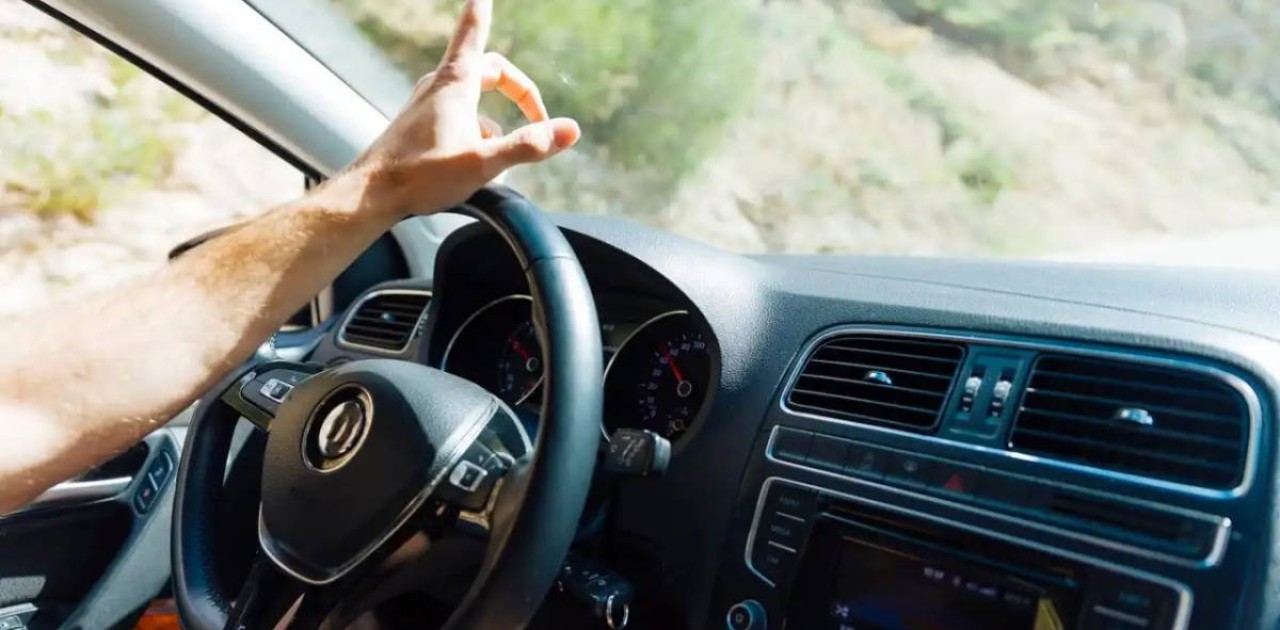 Мас күйінде көлік жүргізетіндерге айыппұлды қамауға алуға ауыстыру керек – заңгер