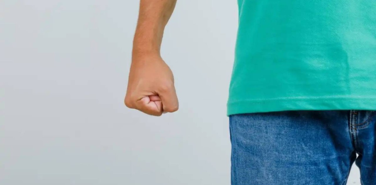 Атырауда жүргізуші балалар ауылының тәрбиеленушісін соққыға жықты