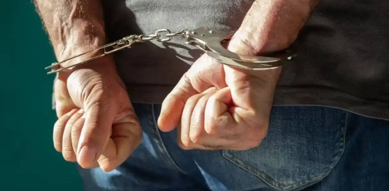 Қонаев қаласының тұрғынынан 2 келі есірткі мен мылтық тәркіленді