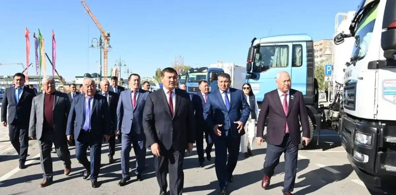 Қызылордада Еңбек күні қарсаңында «Үлгілі елді мекен» облыстық конкурсы жеңімпаздарына 19 коммуналдық техника табысталды