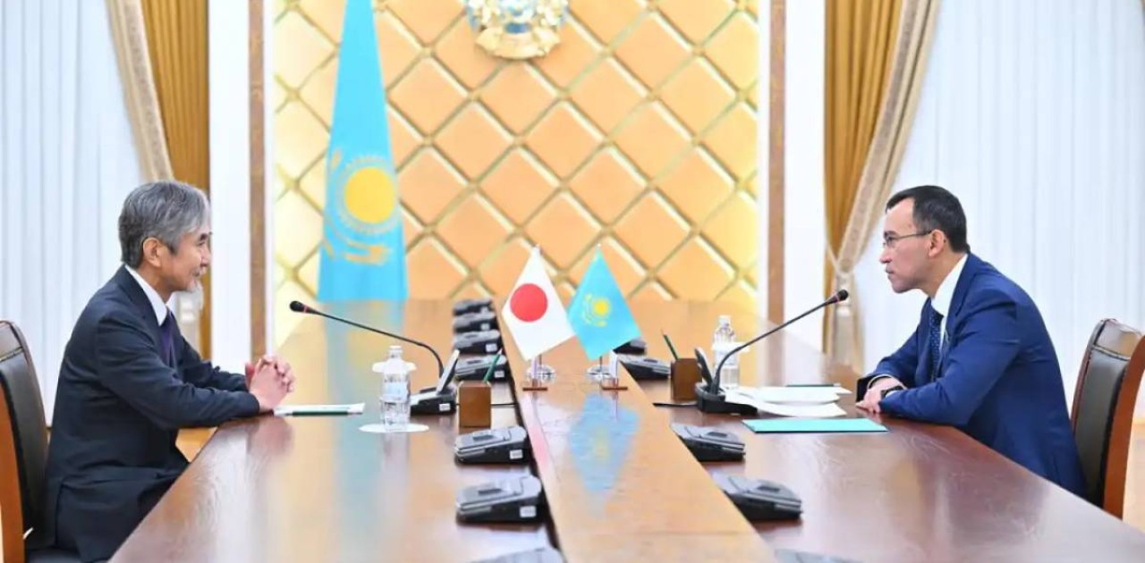 Мәулен Әшімбаев Жапонияның Қазақстандағы елшісімен кездесті