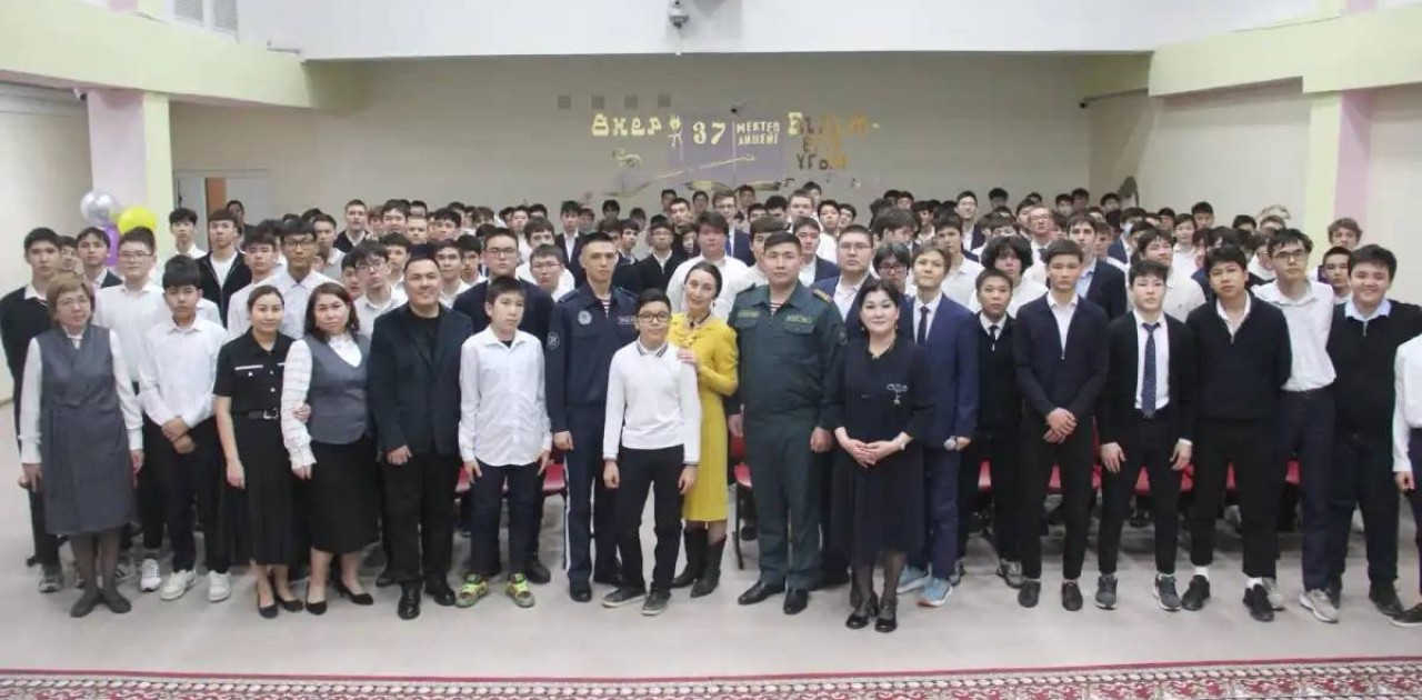 Әскери қызметшілер астаналық мектеп оқушыларымен кездесті