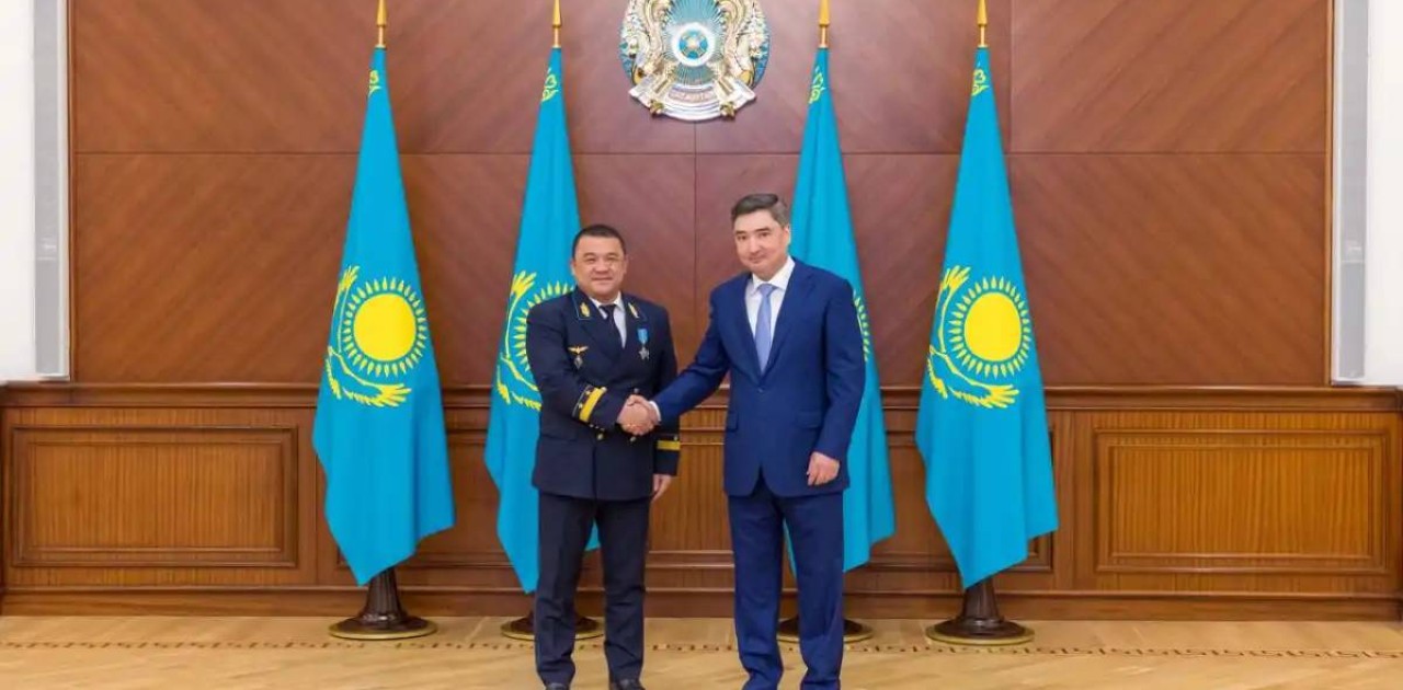 Олжас Бектенов көлік саласы қызметкерлеріне мемлекеттік наградалар табыстады