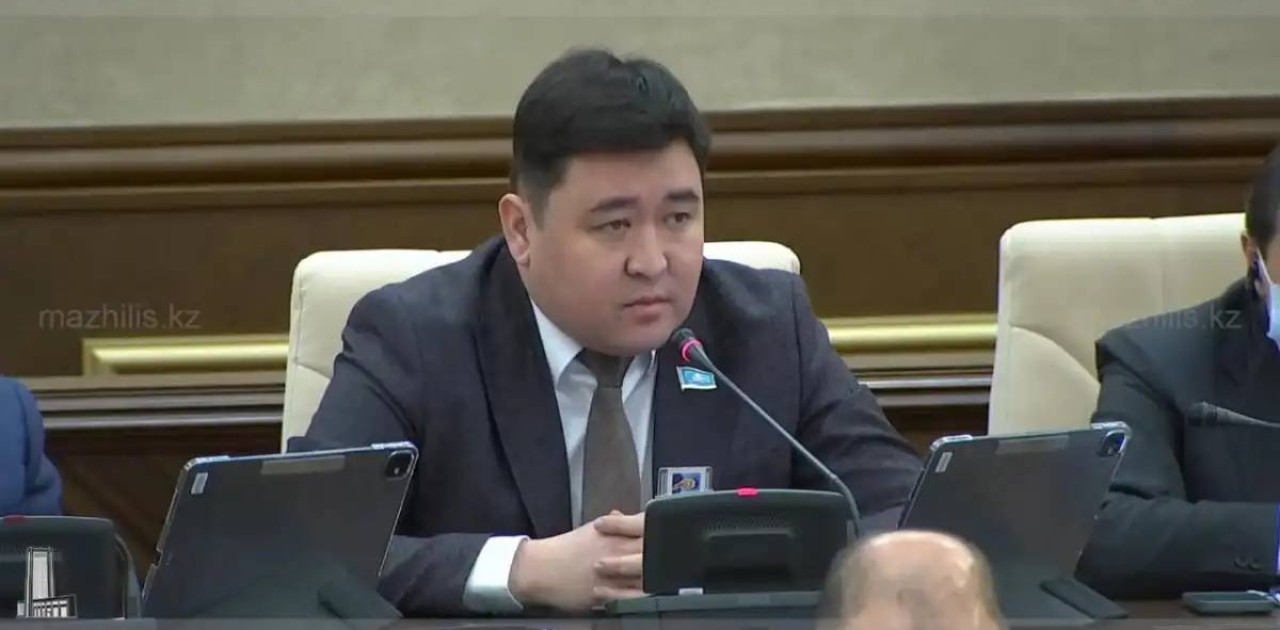 Нартай Сәрсенғалиев: «Халық автотұрақтарды тегін пайдалана ала ма?»