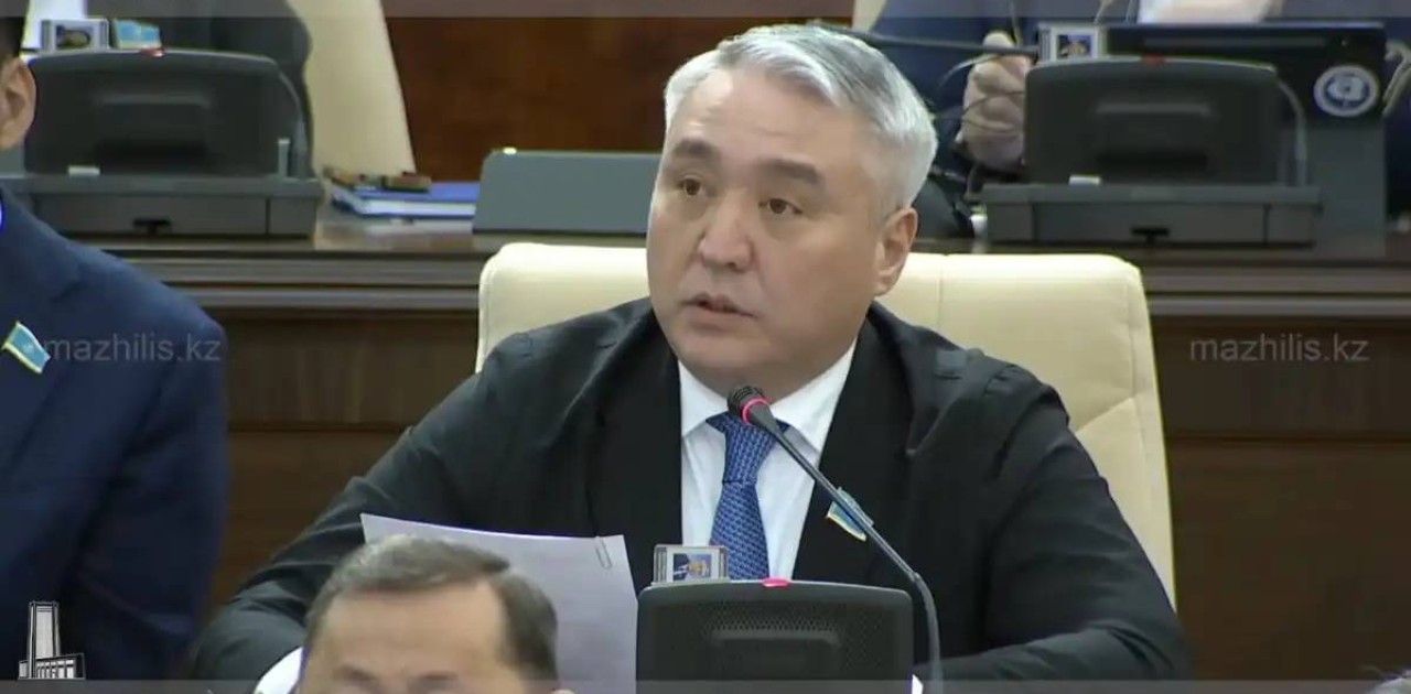 Елордада талапқа сай емес орналастырылған жарнама үшін айыппұл салына ма? – депутат сауалы