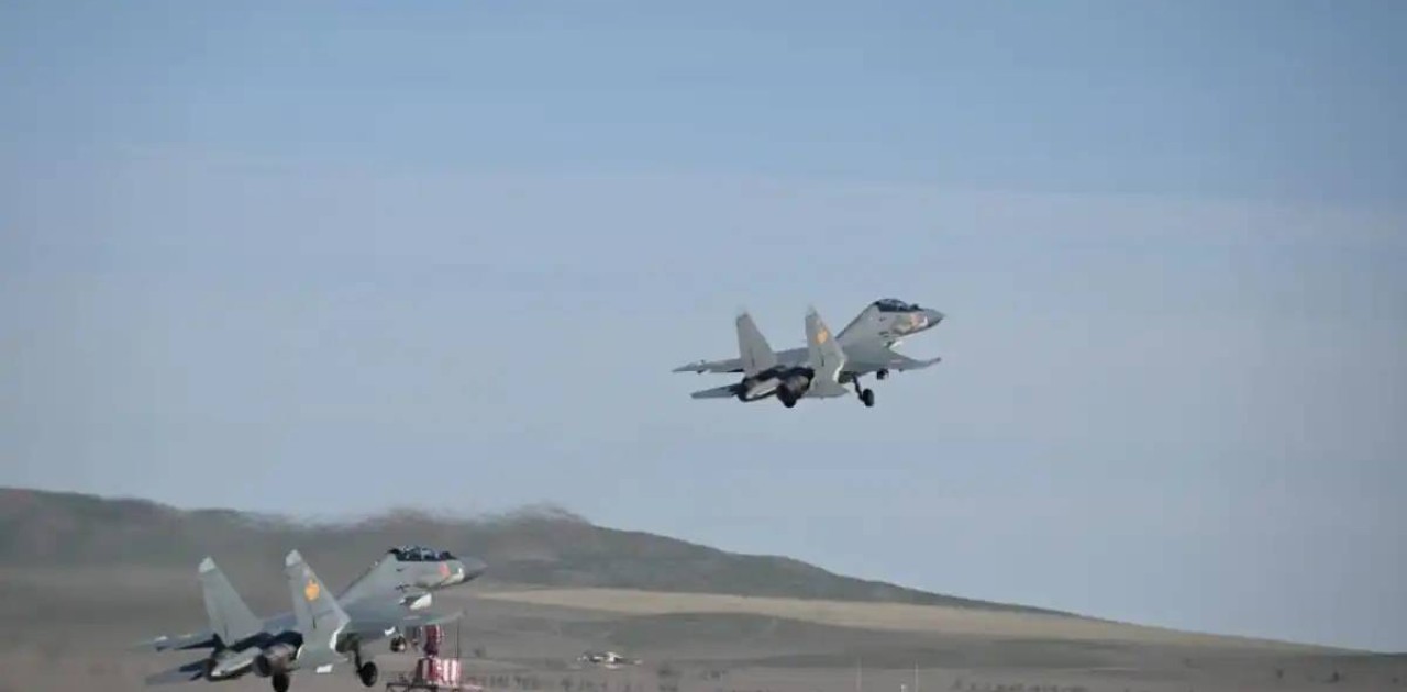 Әскери ұшақтар Астанадағы мерейтойлық шеруге дайындалып жатыр