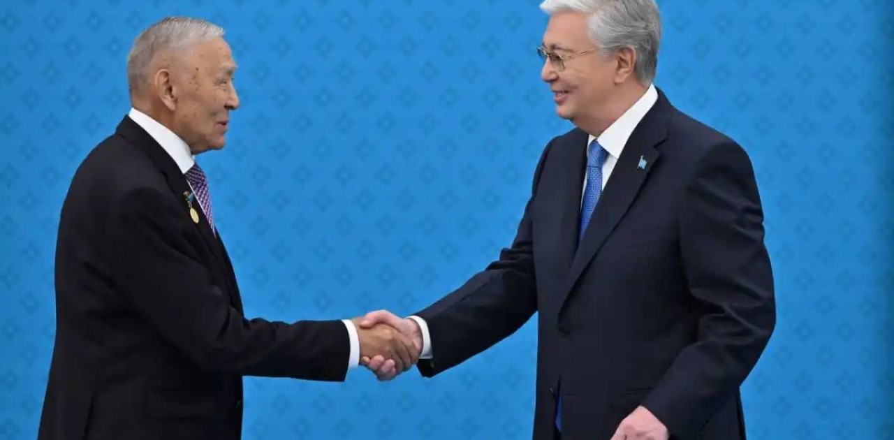 Қасым-Жомарт Тоқаев отандық медицинаны дамытуға елеулі үлес қосқан сала мамандарын марапаттады