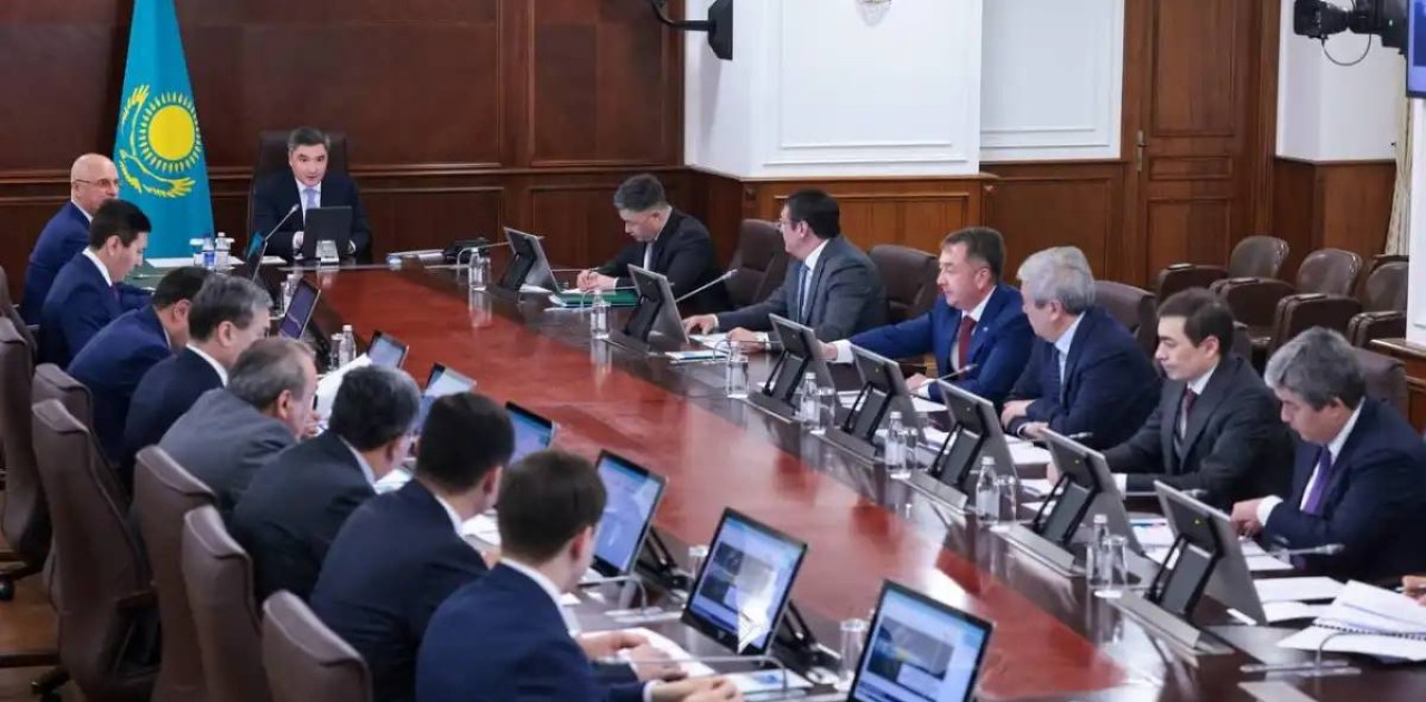 Олжас Бектенов ЖЭК дамыту мәселелері жөніндегі энергетикалық кеңестің отырысын өткізді