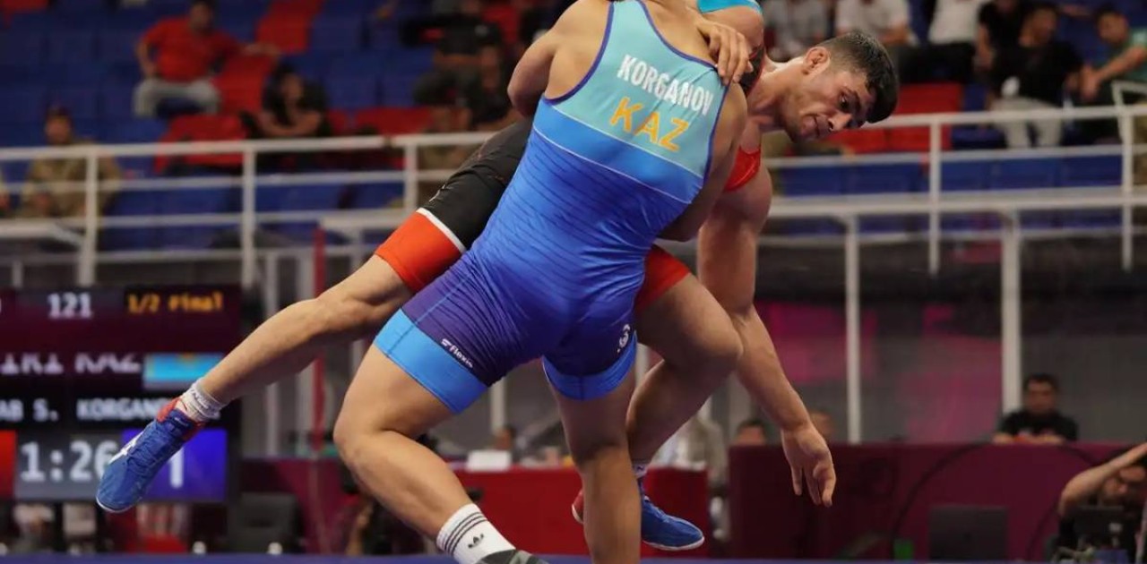 Қазақстандық балуан әлем чемпионатының қола жүлдесі үшін белдеседі