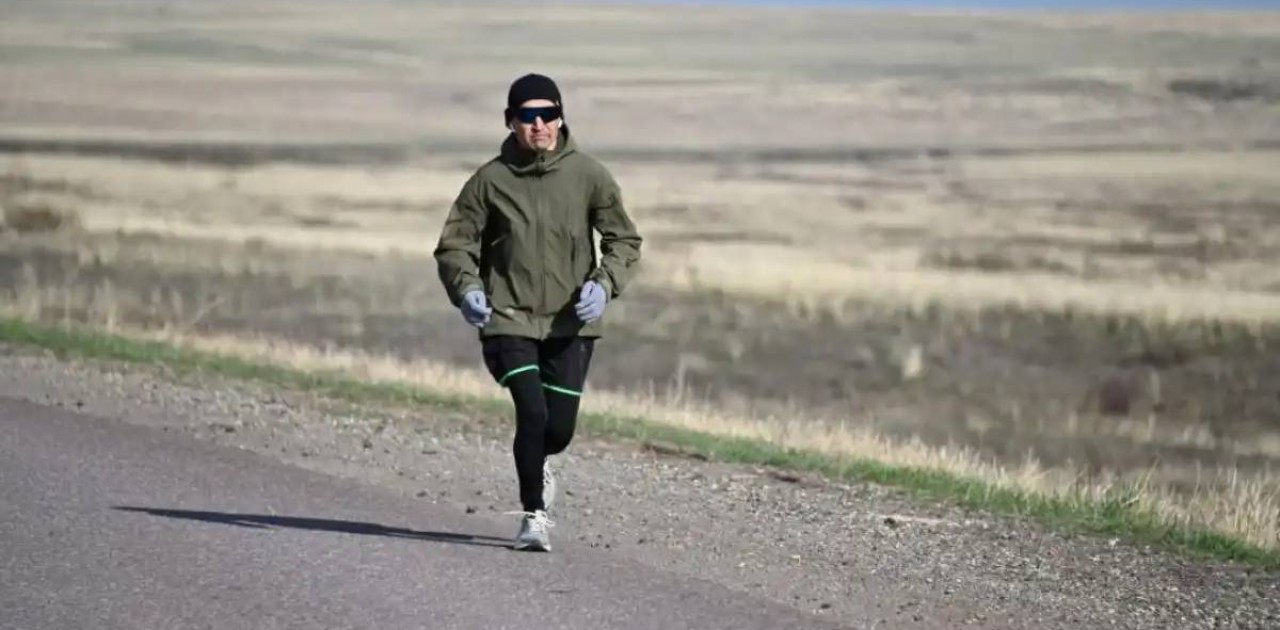 Жеңістің 80 жылдығы: Әскери қызметші 80 шақырымдық марафонды ардагерлерге арнады