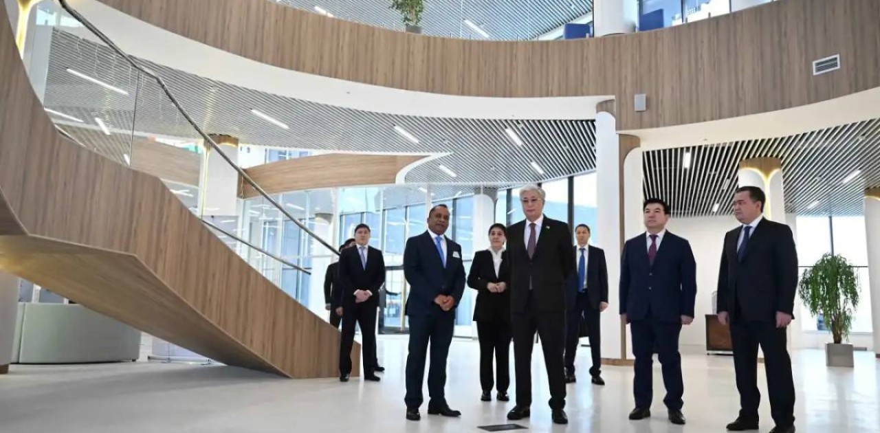 Мемлекет басшысы KIS Astana халықаралық мектебін аралап көрді