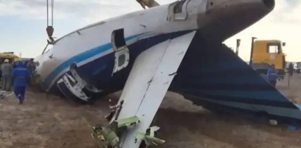 Ұшақ Қазақстаннан тыс жерде зақымданған – Вице-премьер Ақтау маңында болған ұшақ апаты туралы