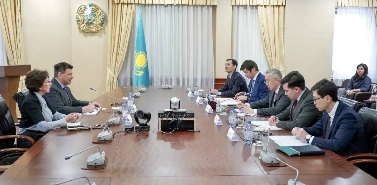 Серік Жұманғарин Қазақстандағы ХВҚ миссиясының басшысымен кездесті
